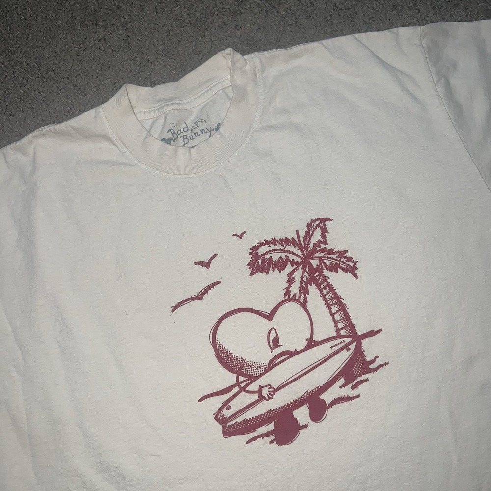 Bad Bunny World's Hottest Tour Un Verano Sin Ti Heart T-Shirt Size Large